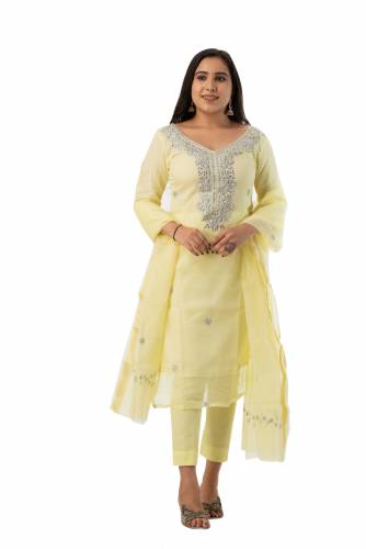 MADHULIKA KOTA DORIA STONE WORK UNSTICHED DRESS MATERIAL WITH PLAIN BOTTOM